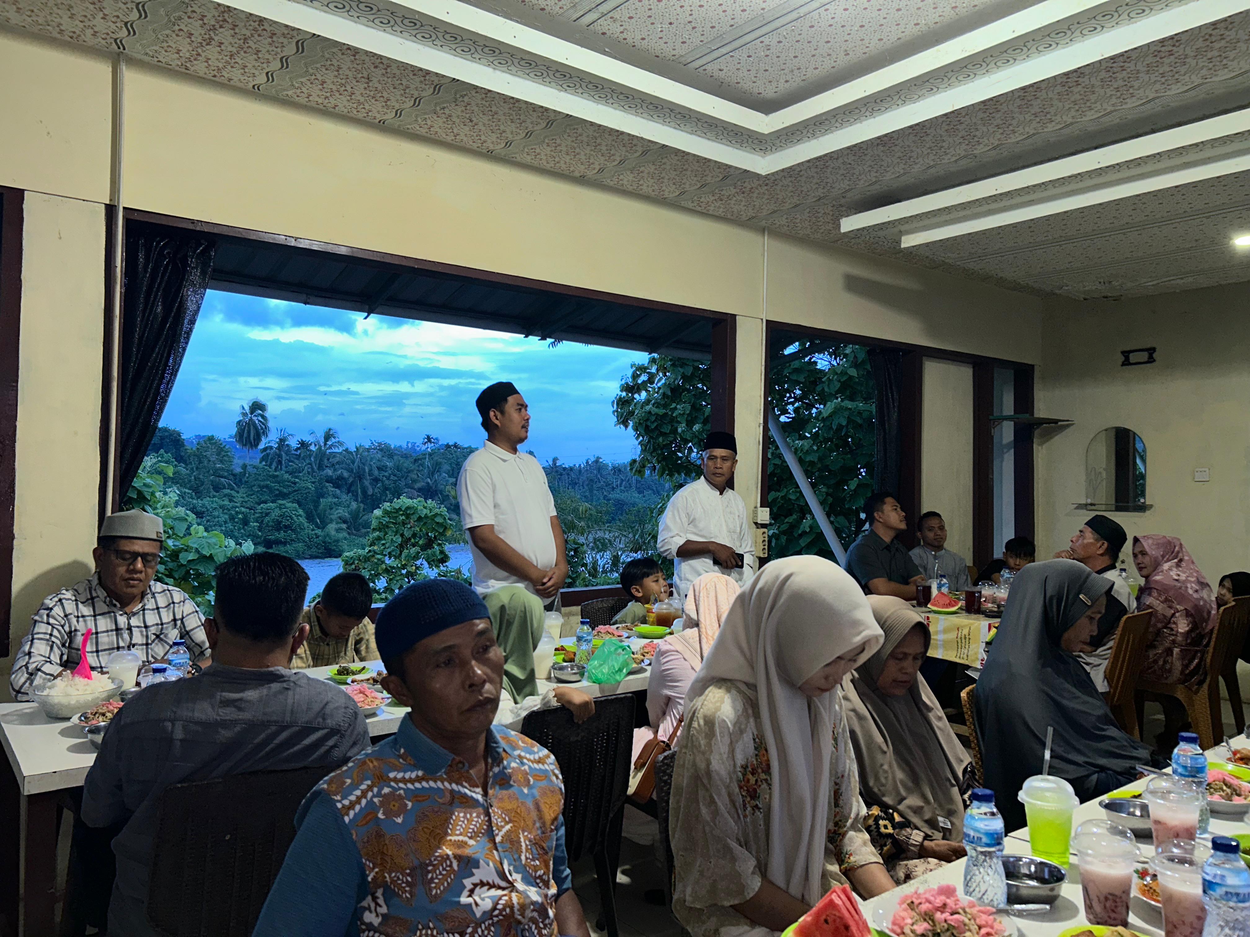 Penghujung bulan ramadhan keluarga besar BUMNag Madani Lubuk Malako gelar buka bersama