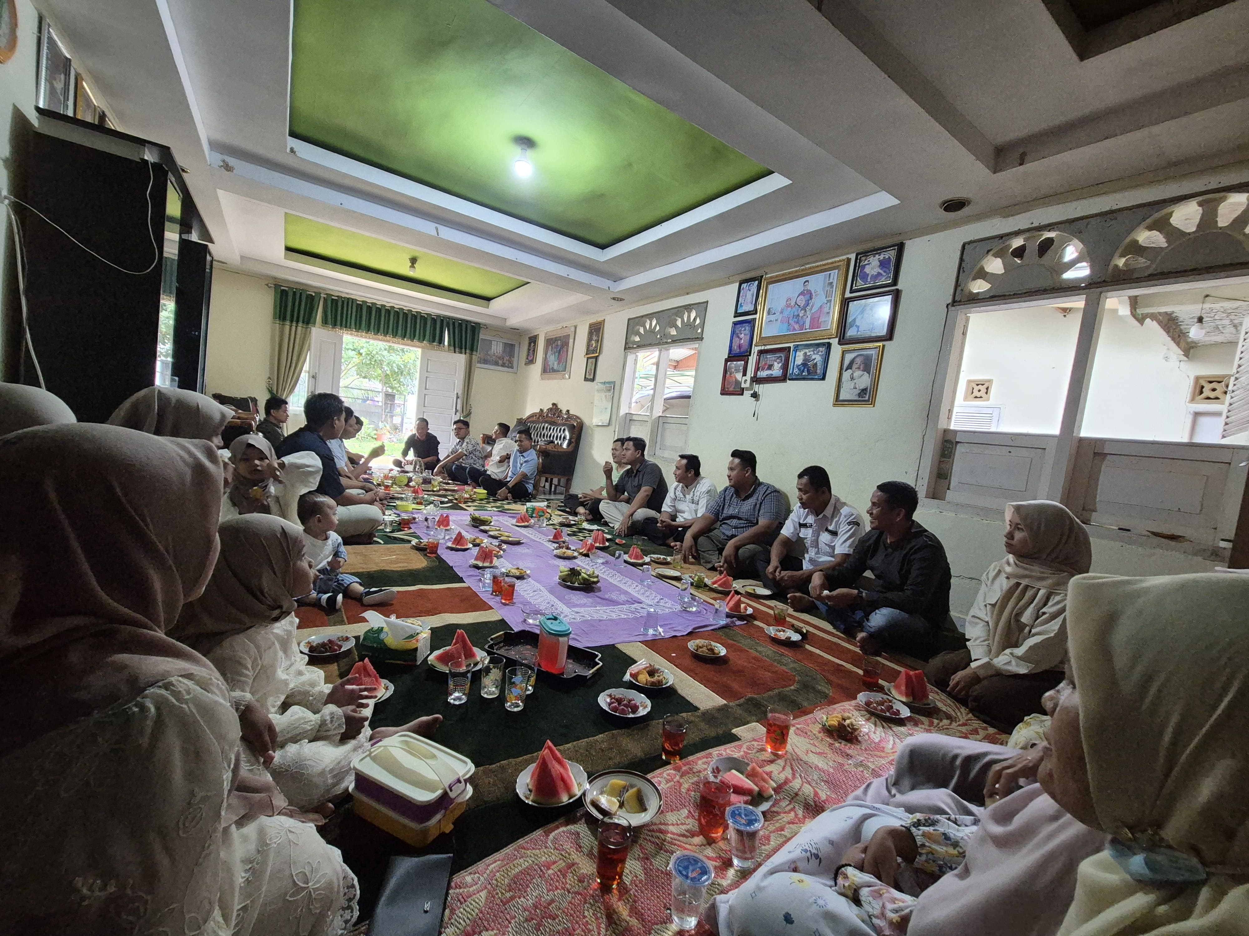 Halalbihalal Silaturahmi Lebaran Ke Kediaman Pj. Wali Nagari Lubuk Malako