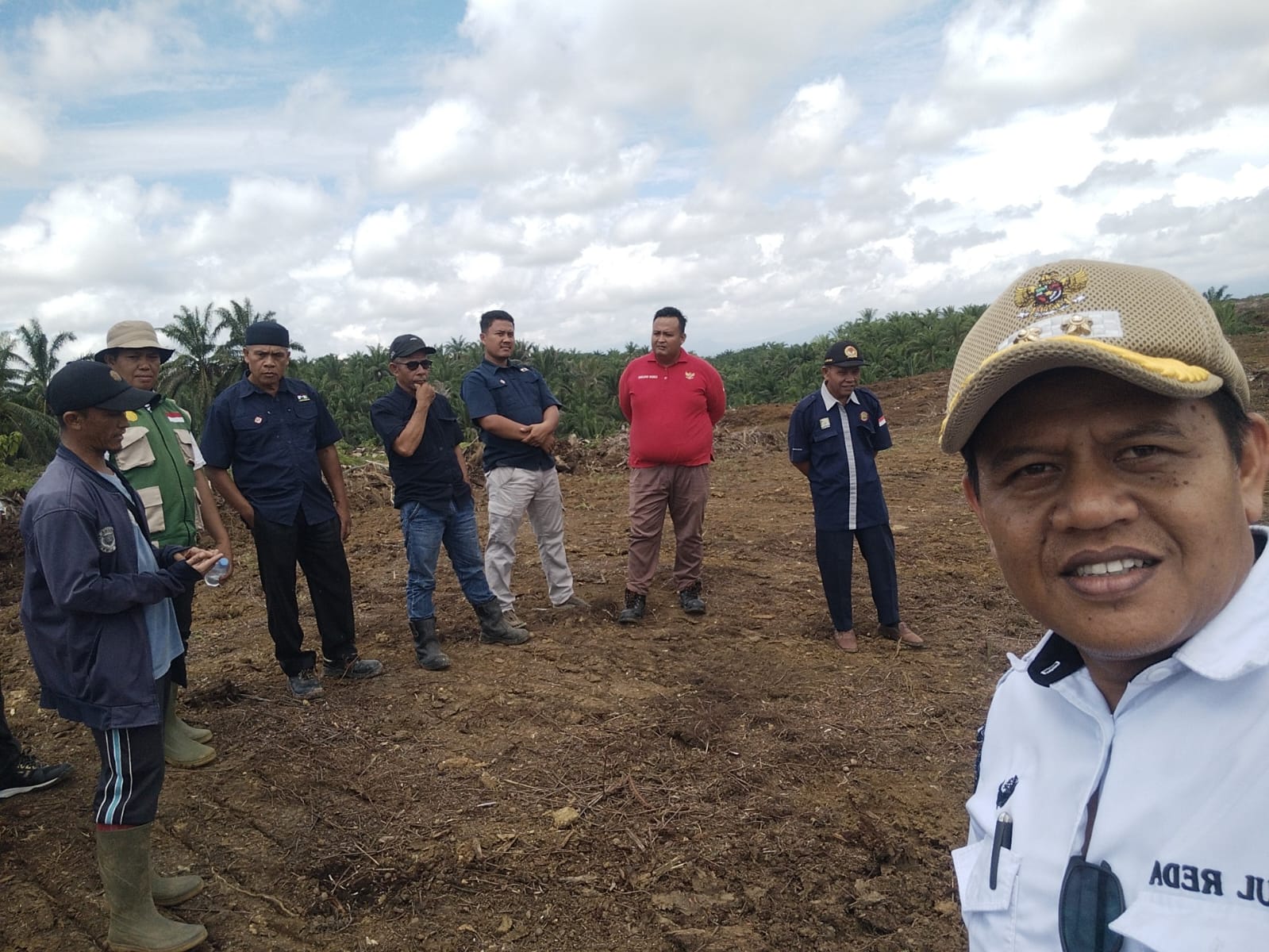 Tim PKSP melaksanakan kegiatan Monitoring dan Evaluasi (Monev) Program PSR Kebun Sawit Koperasi Produsen Madani Lubuk Malako